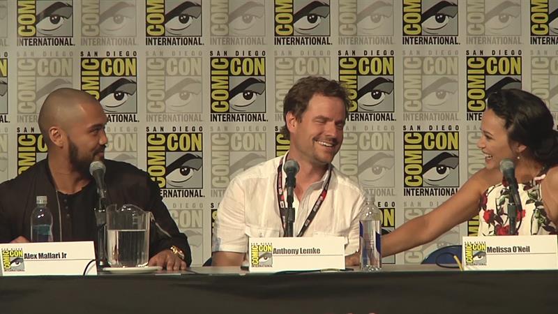 Dark Matter at SDCC 2016: The Cast on the Traitor Dark Matter at SDCC 2016: The Cast on the Traitor