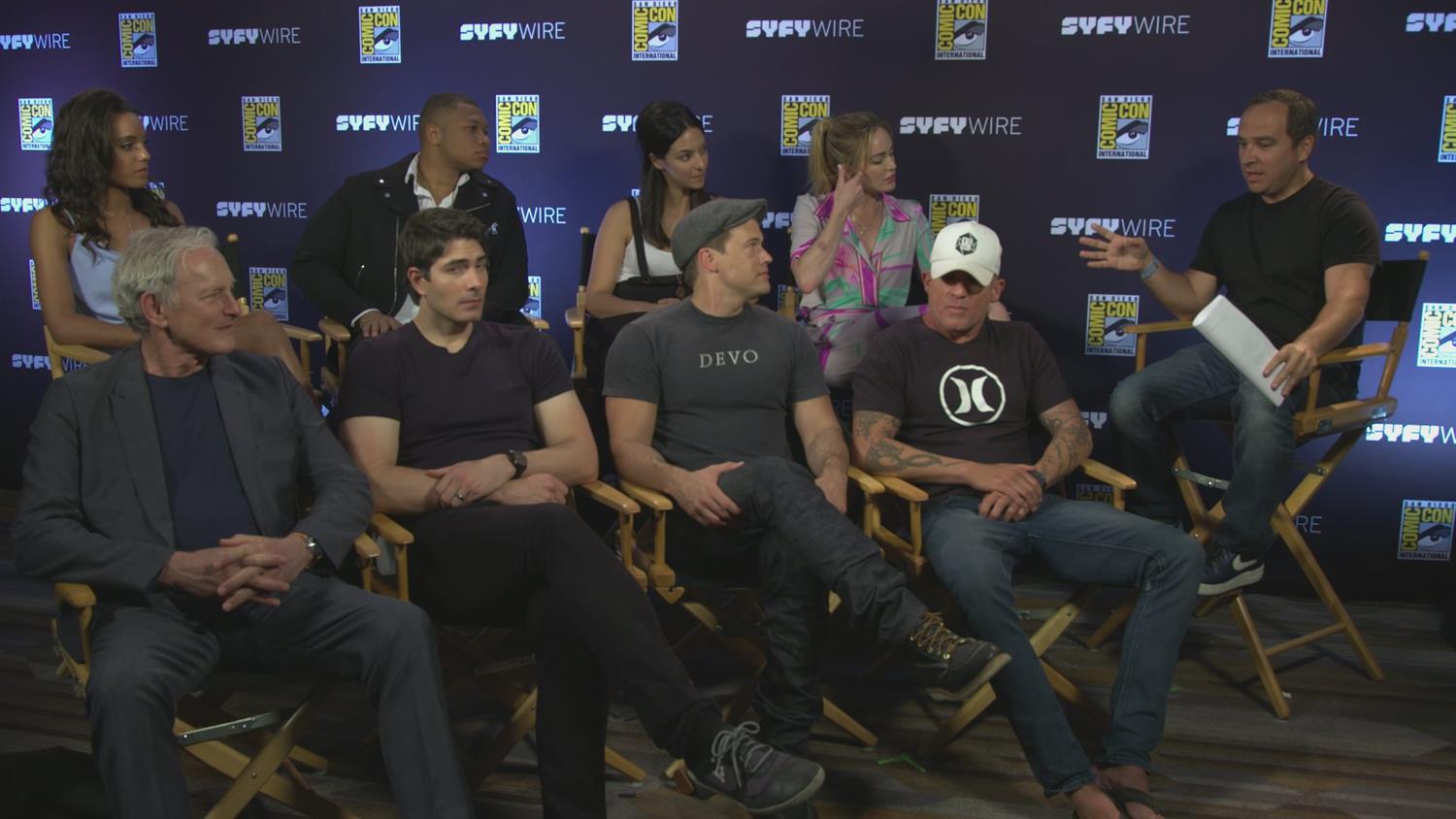 DC's Legends of Tomorrow Cast on Beating Up George Lucas DC's Legends of Tomorrow Cast on Beating Up George Lucas