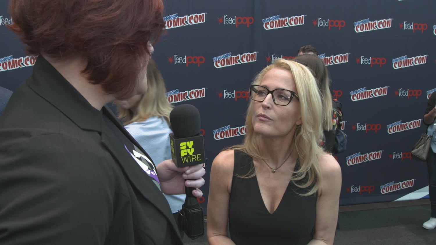 Gillian Anderson and David Duchovny Preview Season 11 and Mulder/Scully's Kid Gillian Anderson and David Duchovny Preview Season 11 and Mulder/Scully's Kid
