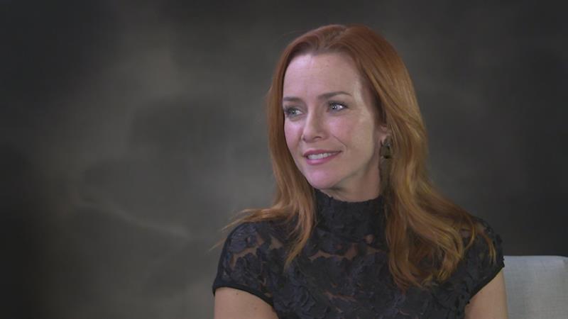 Annie Wersching (Emma Whitmore) Previews Timeless Season 2 Annie Wersching (Emma Whitmore) Previews Timeless Season 2